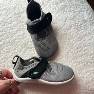 Toddlers 5/6 Grey Speedo summer slip on, summer for water shoes boys or girls